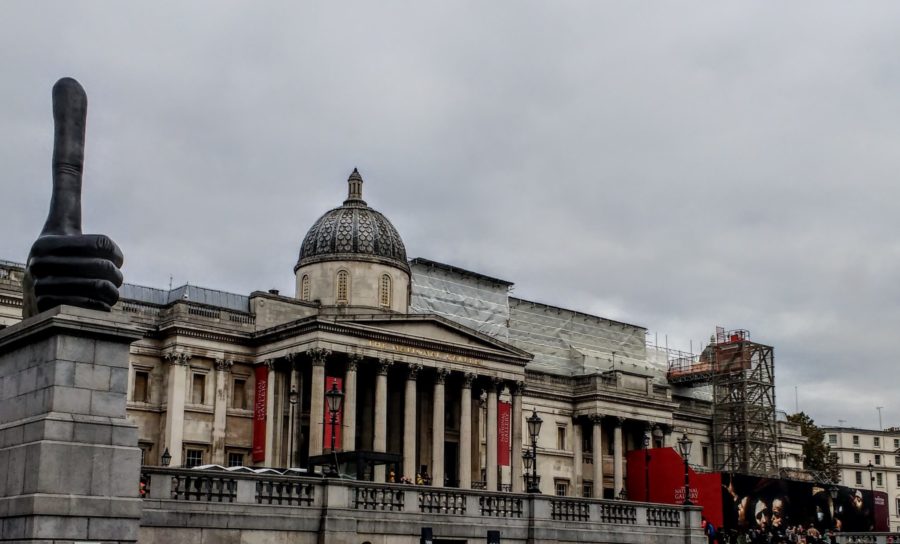 Trafalgar Square Lions with the National Gallery