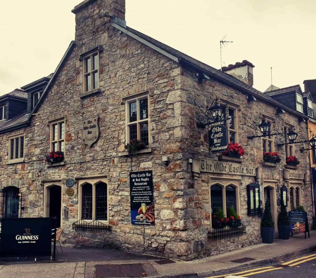 Castle Bar pub and restaurant