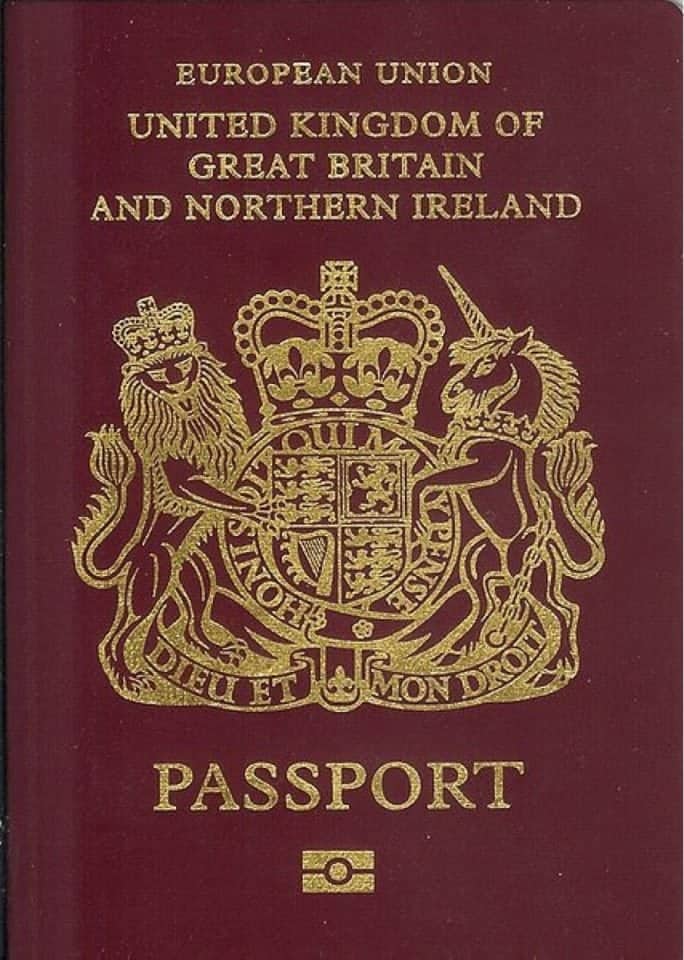 How to move to the UK a British passport