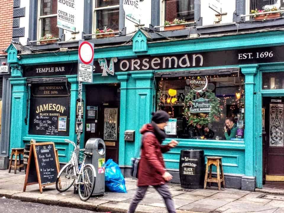 20 Famous Pubs in Dublin for a pint and some craic