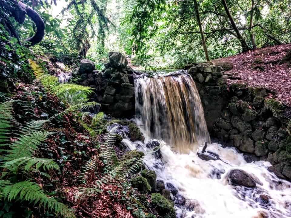 discovering glens and waterfalls getting lost in Ireland