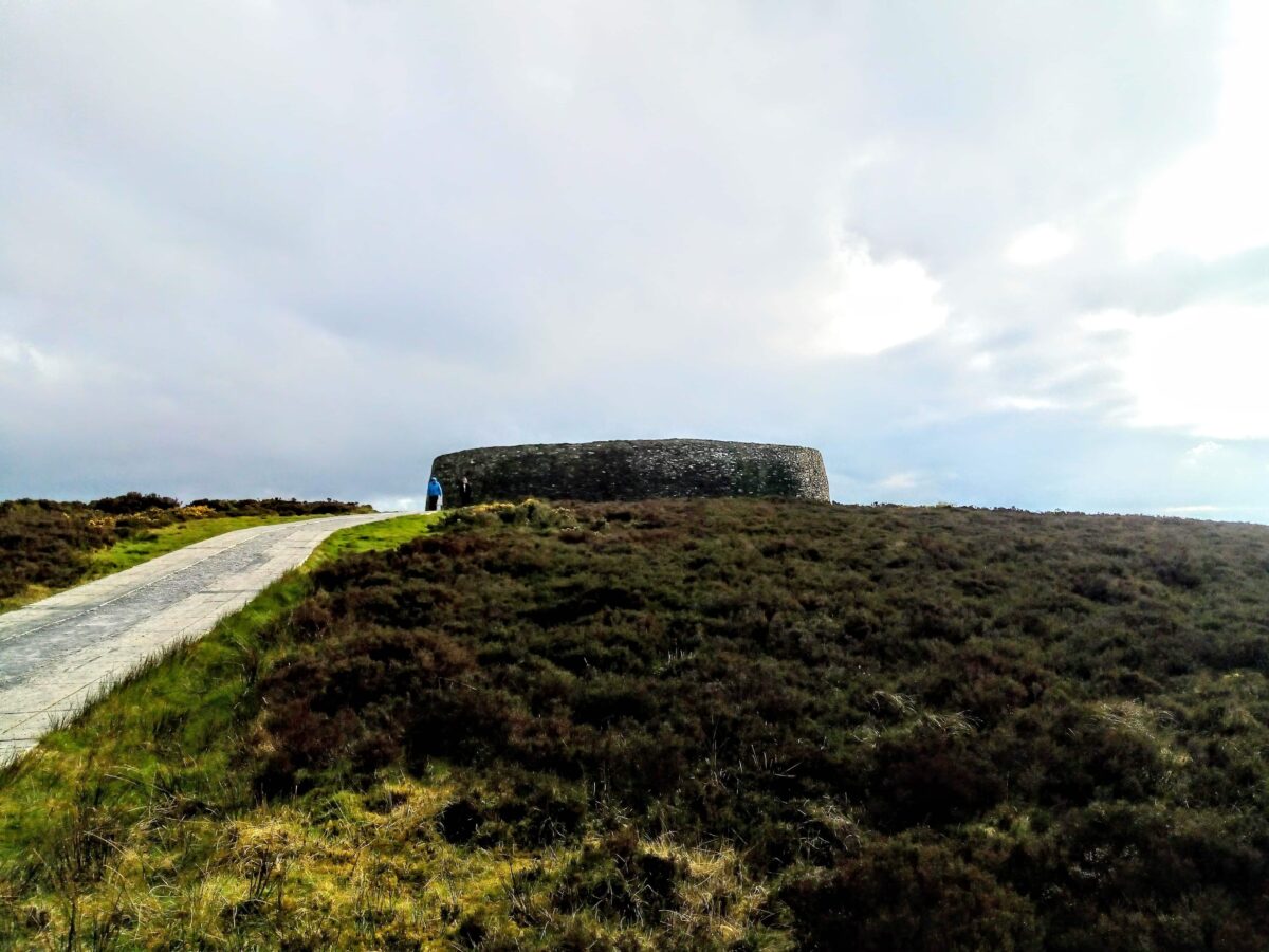 long shot of An grianan the fort