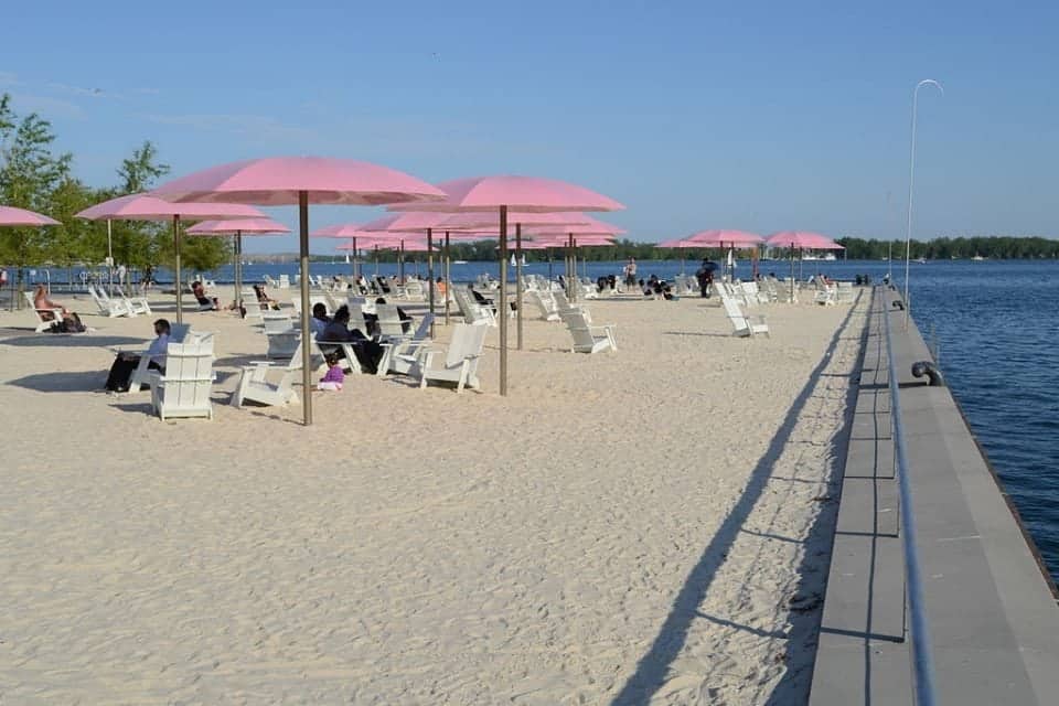 Sugar beach the place to hang for the day in Toronto