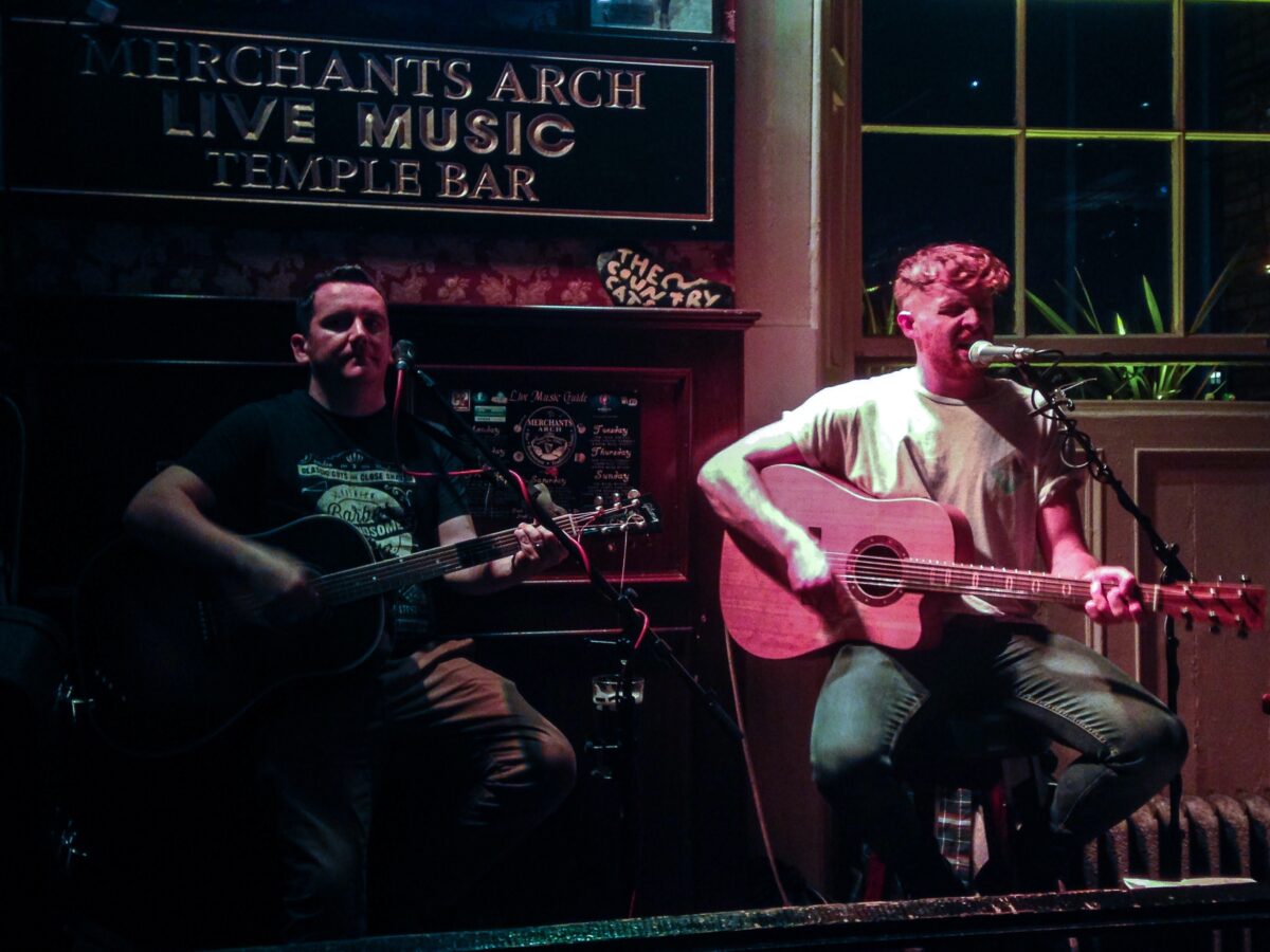 Merchants Arch pub live music Dublin