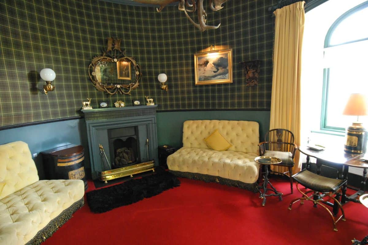 to match the Balmoral style of castle this little gentlemans room is decorated in tartan