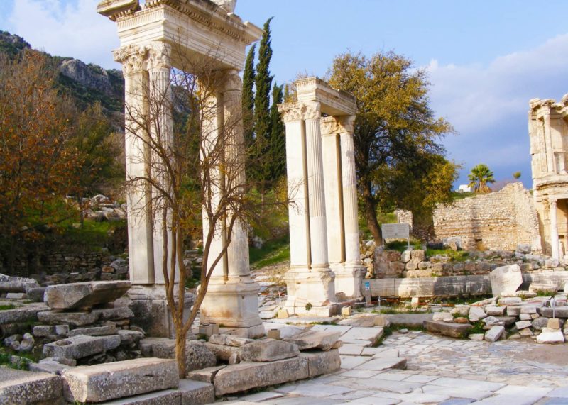 The Arkadiane was built to impress visitors to the great city of Ephesus. A collonaded marble road connected the harbour and the theatre. It was built like a Greek City during the Hellenistic period and was a 530m long street that had 50 streetlights, shops and galleries.