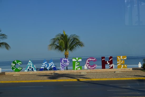 Campeche visitors sign on the malecon