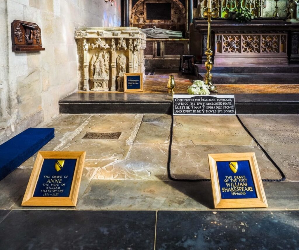 STRATFORD UPON AVON, UK -Grave of William Shakespeare in Holy Trinity Church