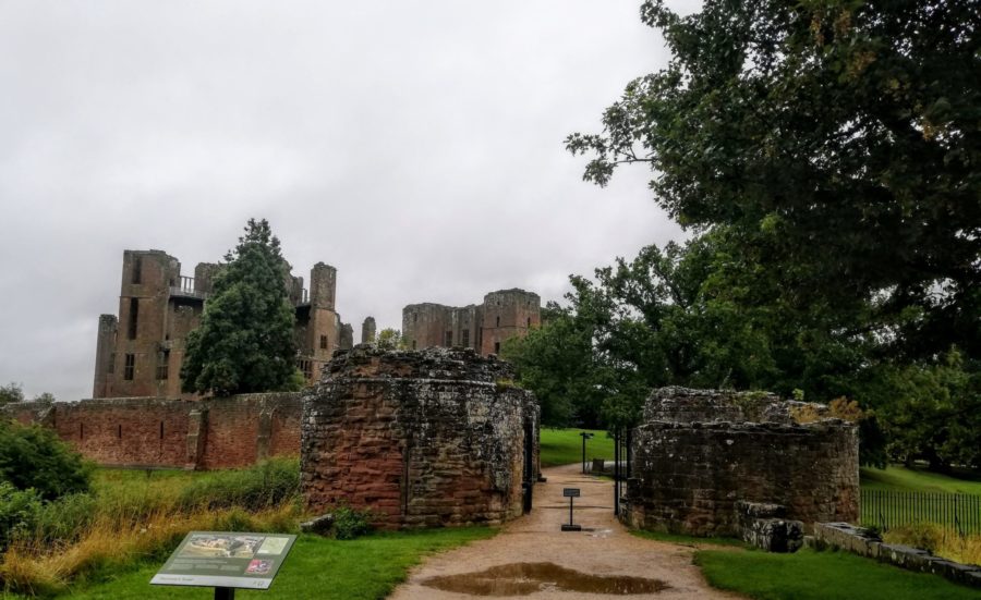 view of Kenilworth Castle fromthe entrance