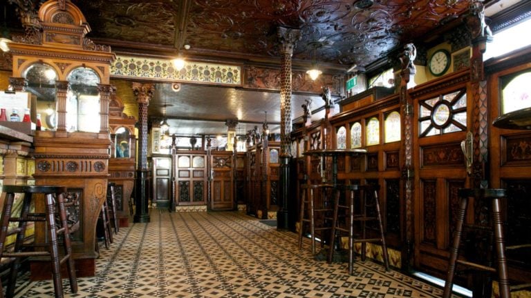 Crown Saloon in Belfast