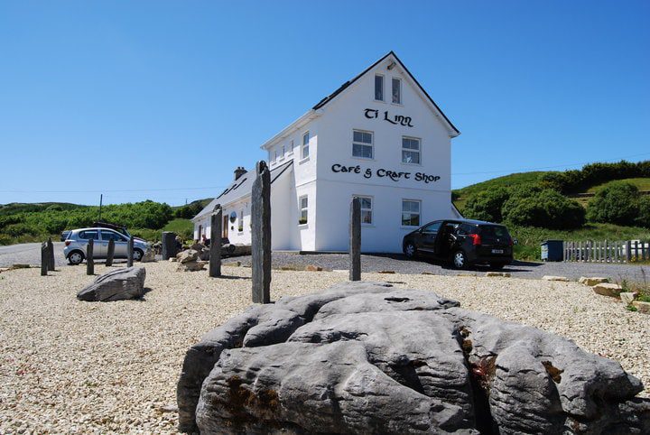 Ti Linn craft shop and cafe on the Teelin Road to Slieve League