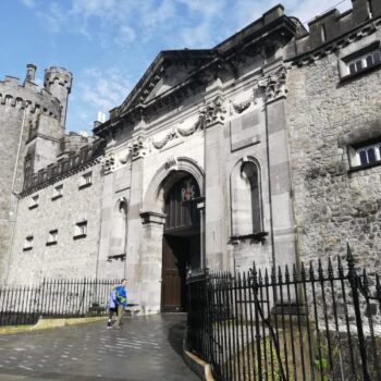 The entrance to Kilkenny castle with its large arch for horses and carriages to pass through