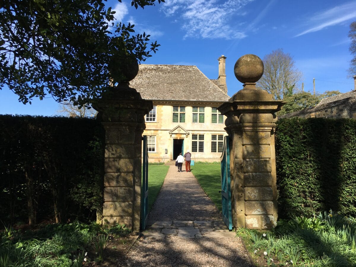 23 Stunning English Manor Houses