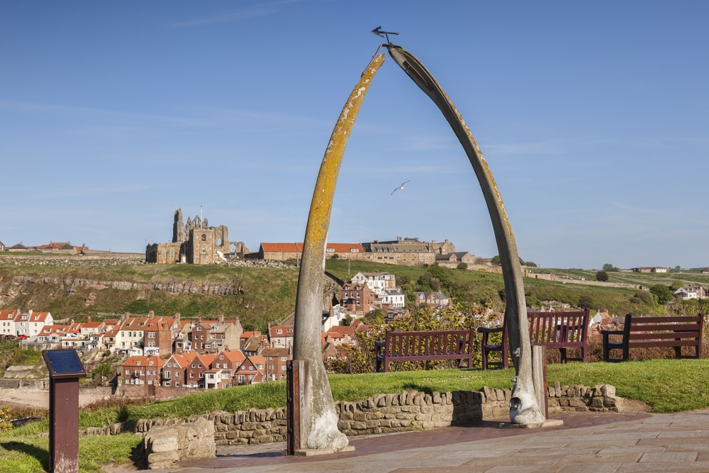 Whalebone Arch, Whitby, North Yorkshire, England, UK. The bones are from a bowhead whale, and were acquired by Whitby from one of its twin towns, Barrow in Alaska, in 2002