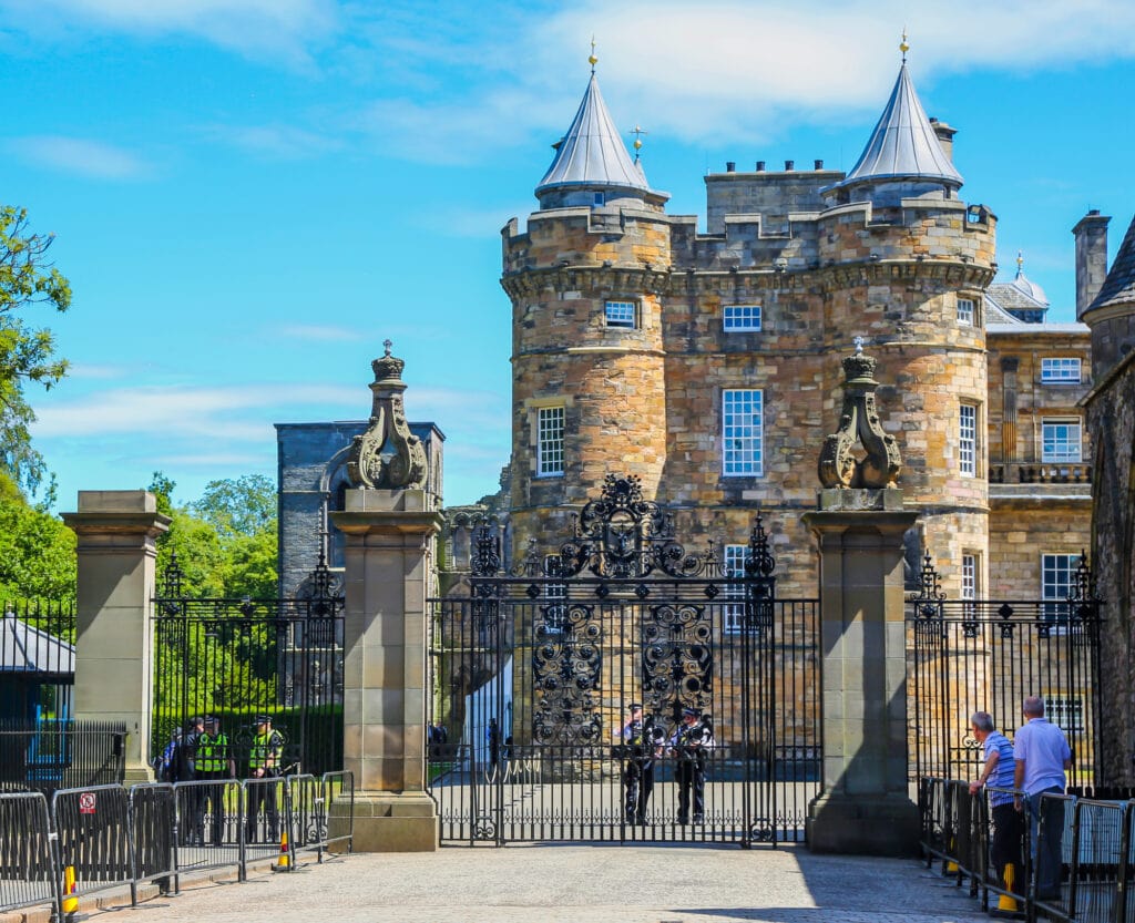 21 Top Attractions in Edinburgh: Historic Heart of Scotland