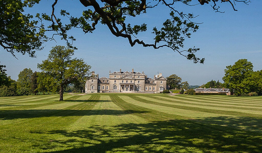 23 Stunning English Manor Houses