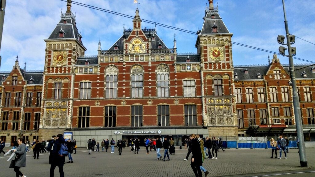 Travel tips for visiting Amsterdam: essential travel tips