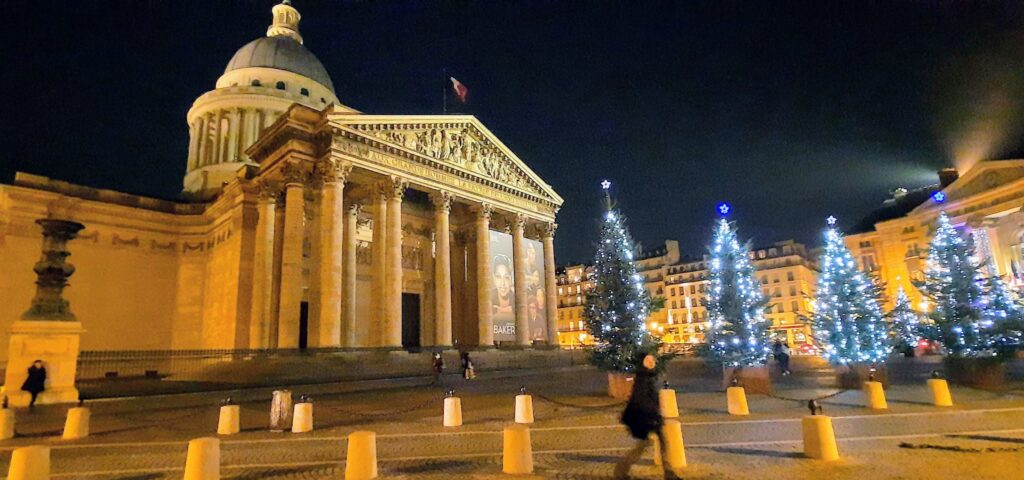 the Pantheon 5 days in Paris