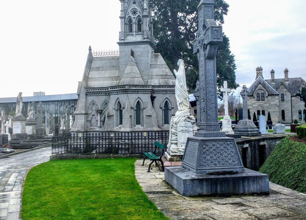 Visiting Glasnevin Cemetery Museum and Graveyard Dublin