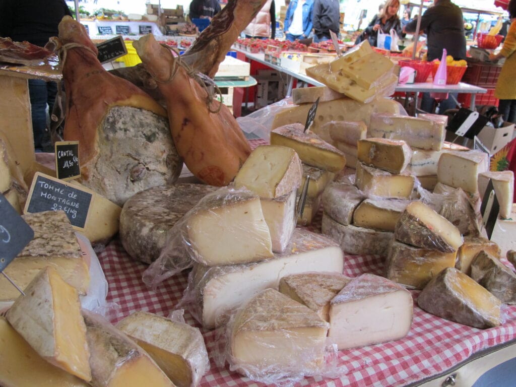 French Cheese: 23 amazing types of cheese in France