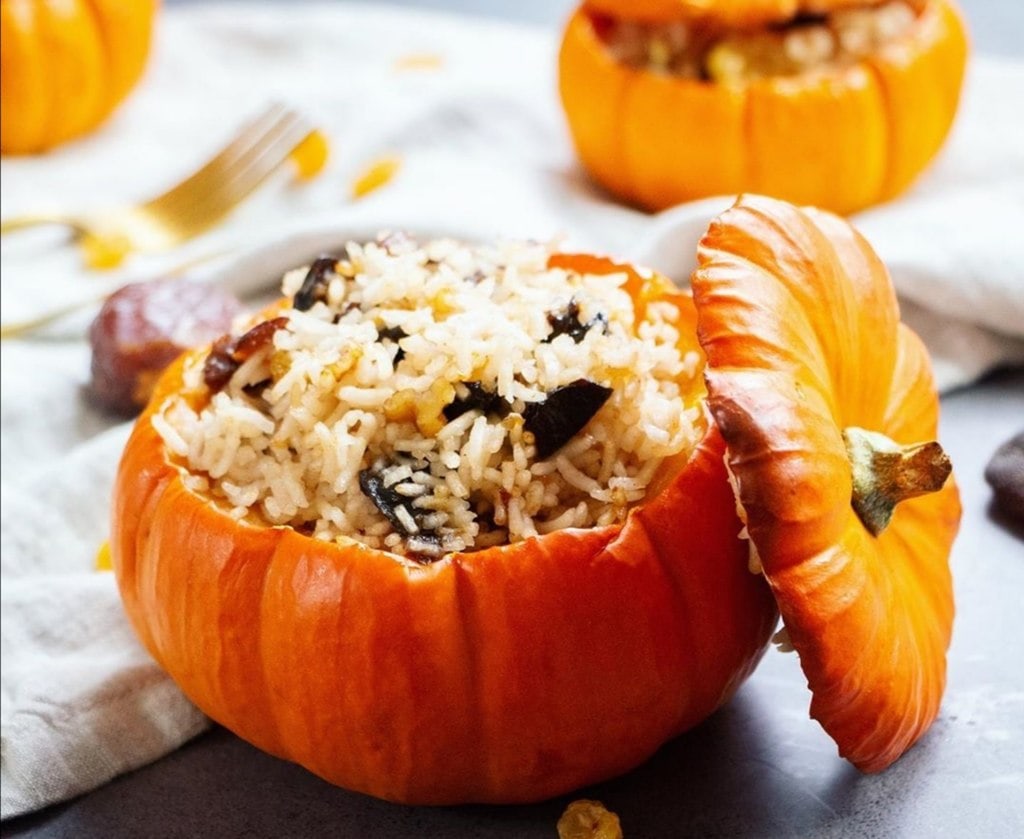 An armenian dish consisting of a pumpkin filled with rice and raisins.