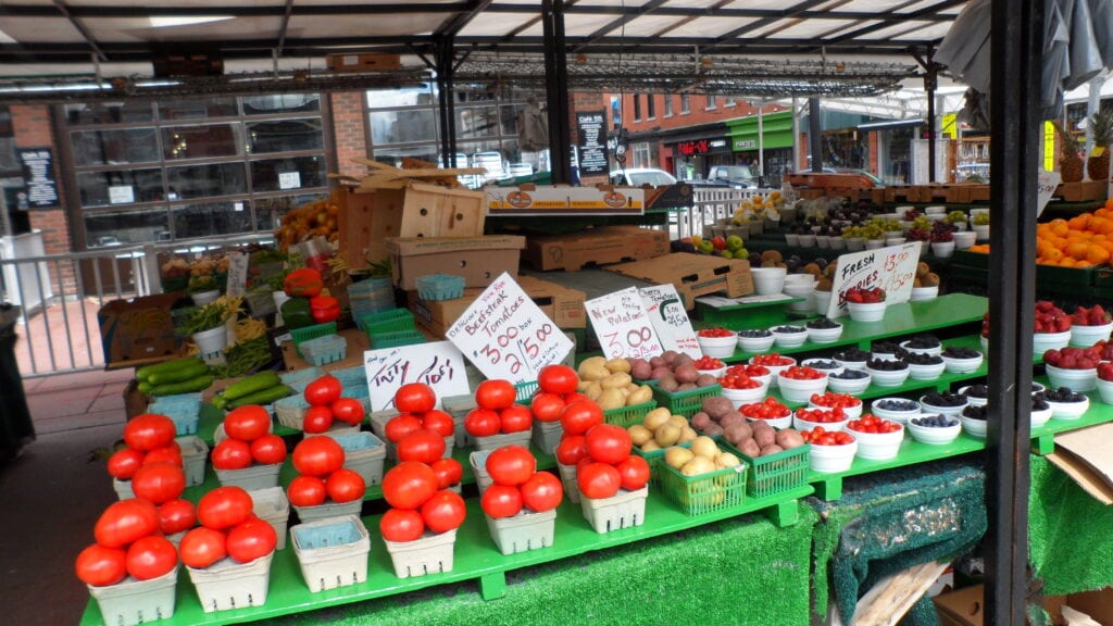 Best food markets Canada