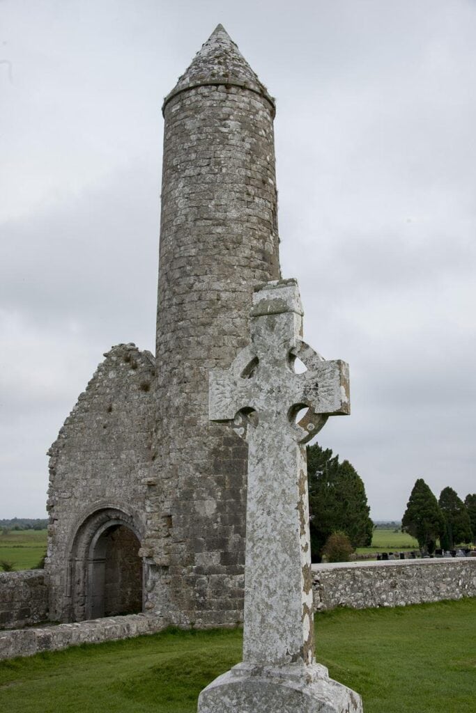 Irish Celtic Crosses– 16 Important Celtic Cross sites in Ireland