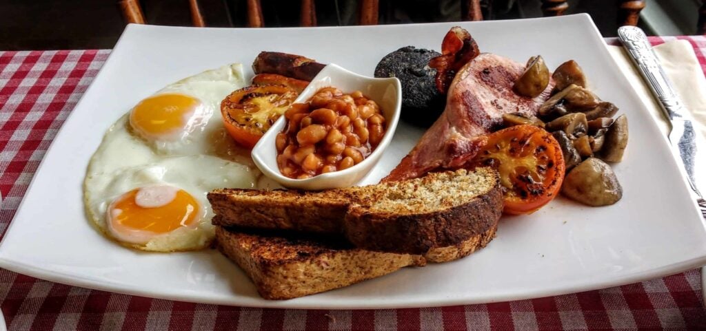 A Traditional Irish Breakfast - the lush full Irish breakfast