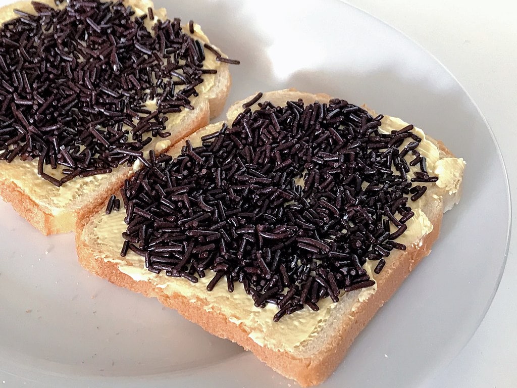 23 Traditional Dutch foods to eat in the Netherlands