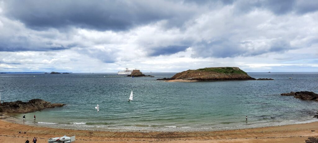 How to spend a beautiful day in St. Malo Brittany