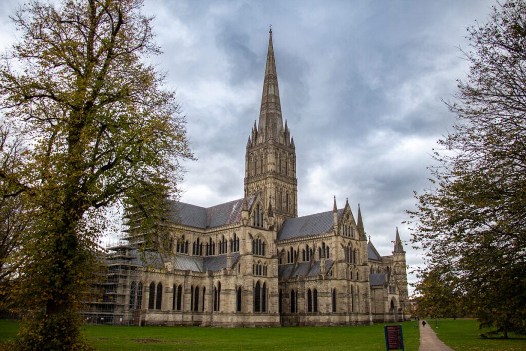 Salisbury to Stonehenge: visit Salisbury and tour Stonehenge