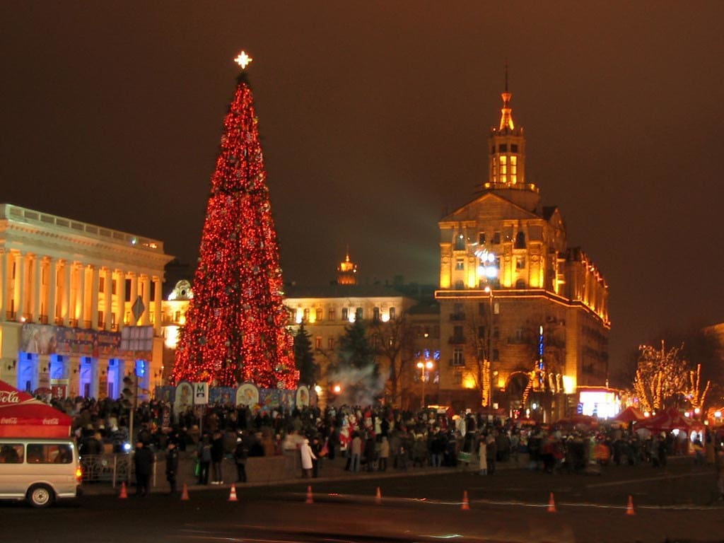 Christmas round the world: Winter Holidays, Celebrations & traditions