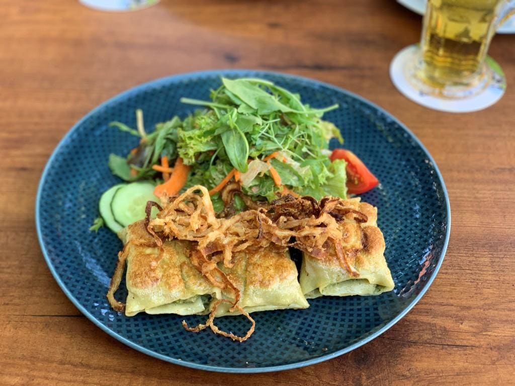 A delicious Swabian food item is also one of the world’s best dumplings. They’re called maultaschen which translates, quite literally, to “pockets”. They’re made from pasta dough that’s stuffed with or wrapped around a mixture of meat and spinach with a little nutmeg. 