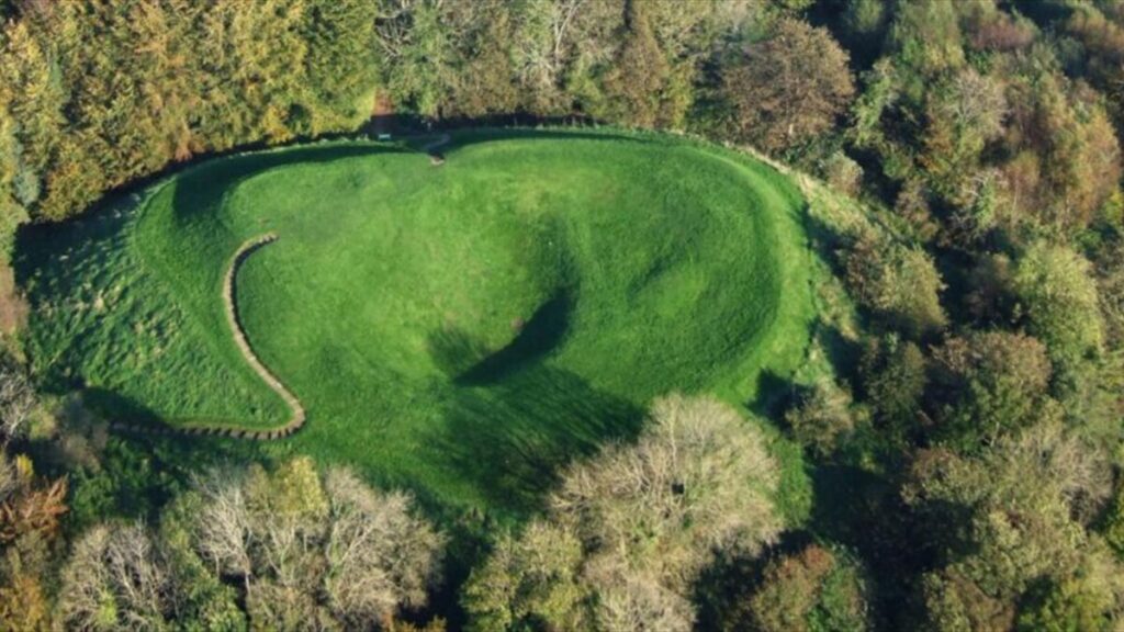 12 Ancient Ring forts in Ireland to visit