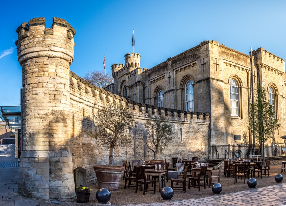 Fortificaiton wall and entrance of the Oxford castle.