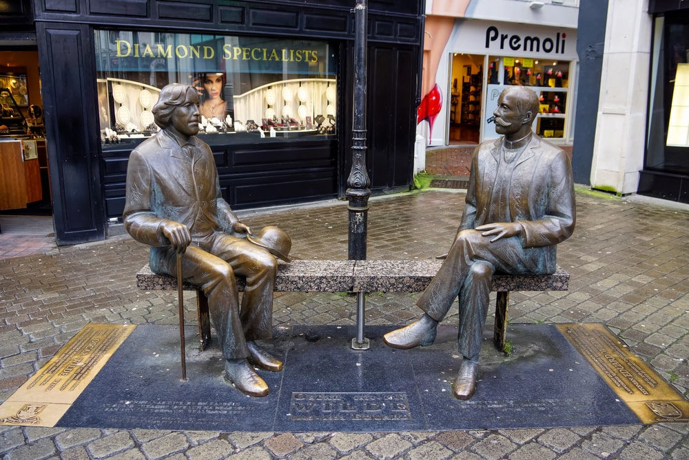 Oscar Wilde statue in Shop Street. Galway is a host to Oscar Wilde Festival which celebrates the life and work of one of Ireland's greatest writers