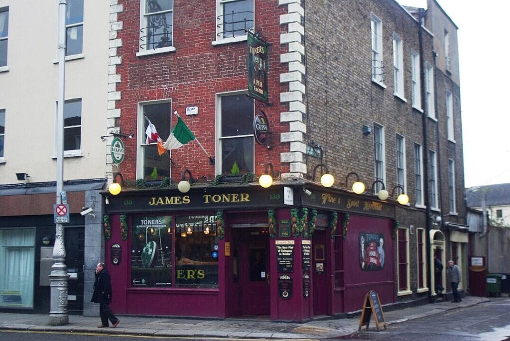 Famous Pubs in Dublin for a pint and some craic