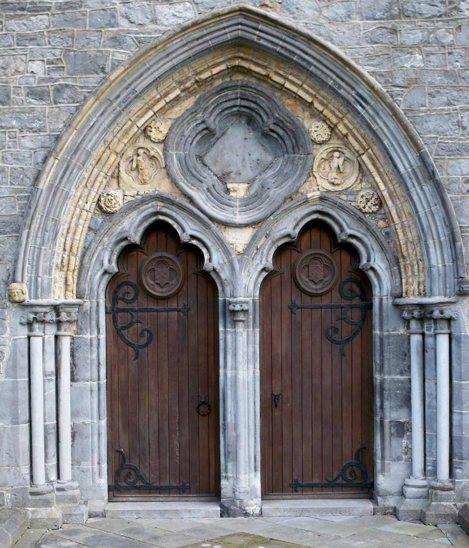The west doorway of St. Canice's Cathedral in Kilkenny, Ireland, is widely regarded as the finest surviving Gothic doorway in the country. Built around 1260, this remarkable piece of medieval architecture is renowned for its intricate stone carvings and craftsmanship, frequently attributed to a mysterious artisan known as the Gowran Master.