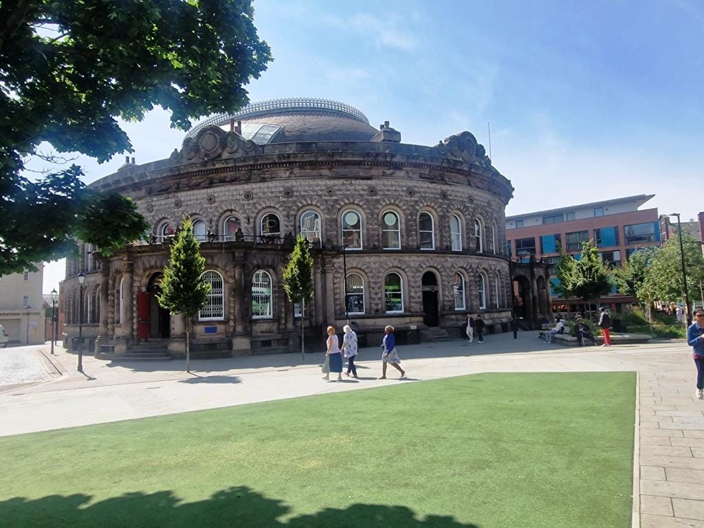 A Guide to the attractions and best things to do in Leeds