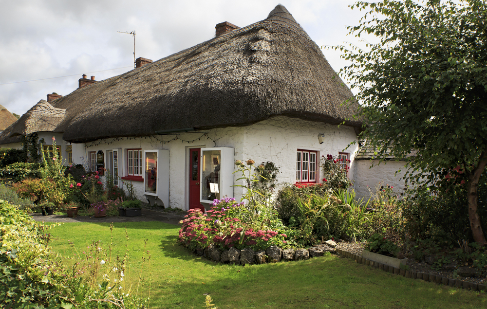 Houses with thatched roof of the first half of the nineteenth century