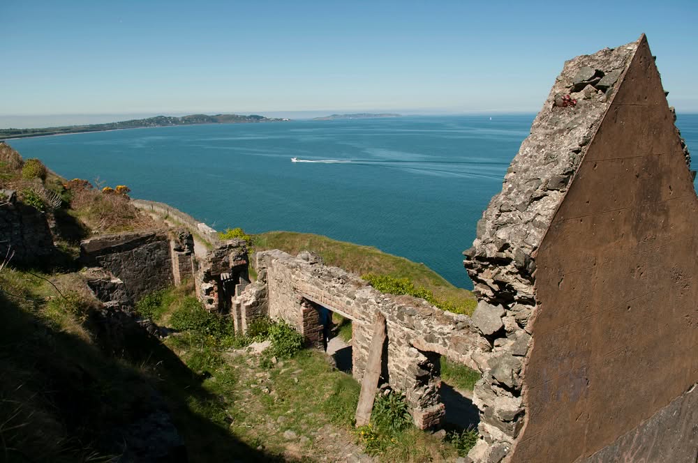 Ruin at Cliffwalk between Bray and Greystone, Ireland